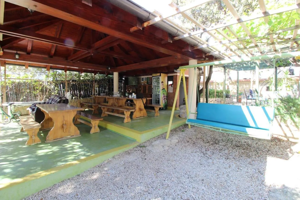 Apartments And Rooms With Parking Space Mandre, Pag - 6309 Kolan Guest house
