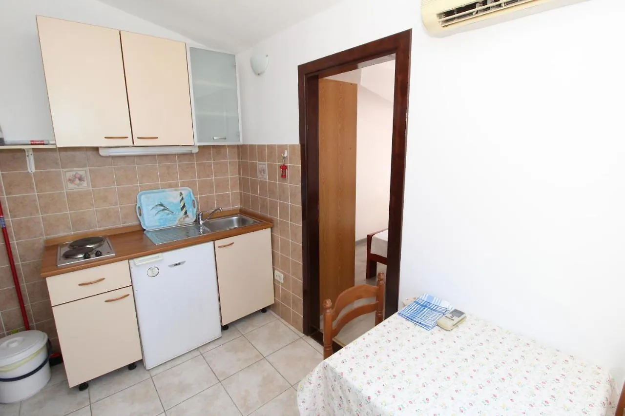 *** Guest house Apartments And Rooms With Parking Space Mandre, Pag - 6309 Kolan Croatia